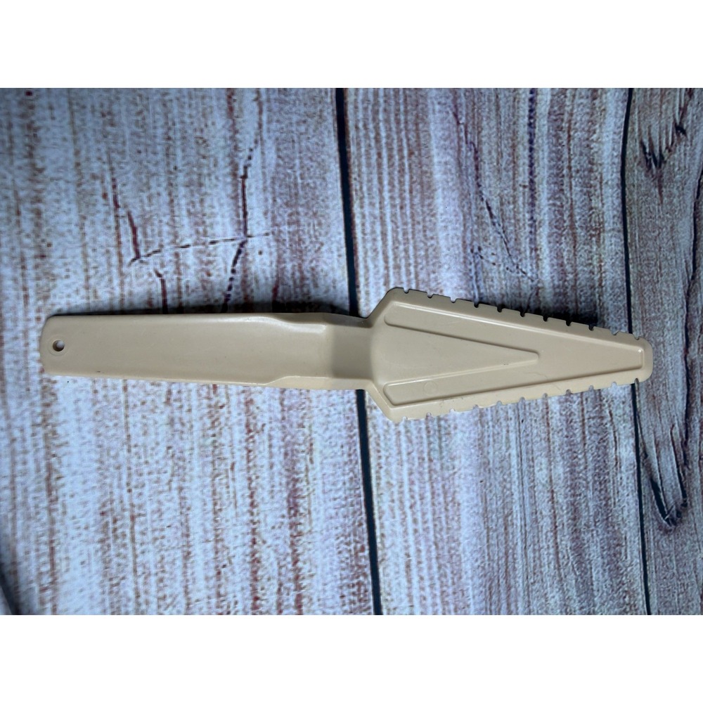 Tupperware Cut n Serve Pie & Cake Pastry Server Serrated Cream Ivory #1228-7
